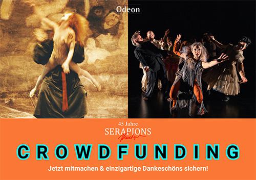 Ein Werbebild für die Crowdfunding-Kampagne des Serapions Theaters, das 45 Jahre im Odeon feiert. Das Bild ist zweigeteilt: links ein künstlerisch verschwommenes Foto von zwei Tänzern, einer mit langen roten Haaren, in einer dramatischen Umarmung; rechts eine Gruppe expressiver Tänzer in Bewegung auf der Bühne. Unten auf einem orangefarbenen Hintergrund steht: „45 Jahre Serapions Theater“ und in großen türkisen Buchstaben „CROWDFUNDING.“ Darunter steht: „Jetzt mitmachen & einzigartige Dankeschöns sichern!“